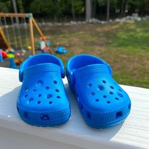 Toddler blue crocs